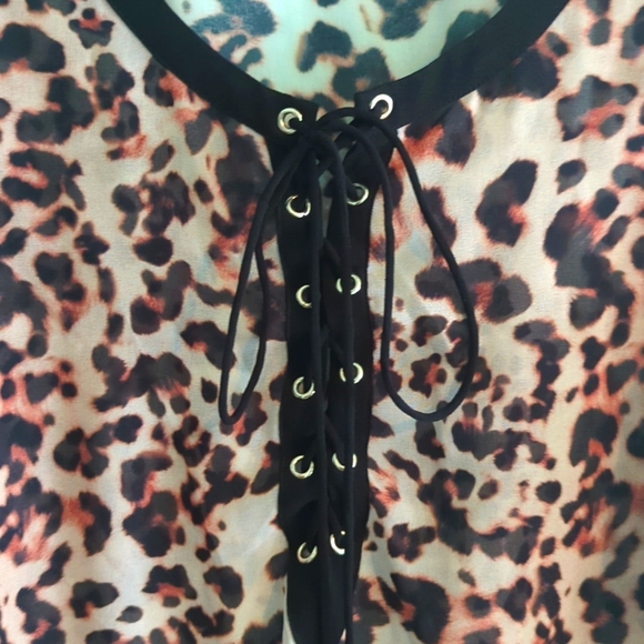 Nwt Bebe Sheer Zebra Top Size M/L - Picture 4 of 15